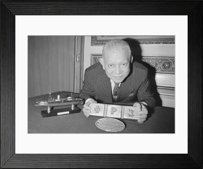 Framed Print : Ryoichi Sasakawa Showing Platinum Ingot Framed Print : Ryoichi Sasakawa Showing Platinum Ingot