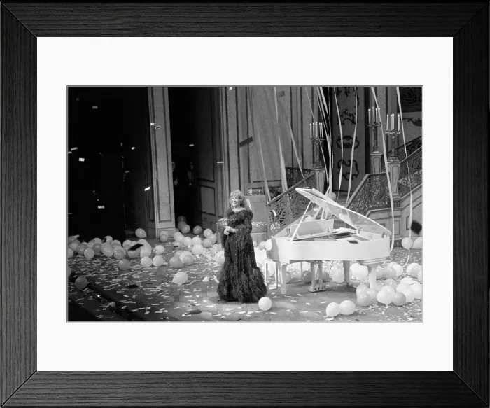 Framed Print : Beverly Sills at Final Curtain Call Framed Print : Beverly Sills at Final Curtain Call