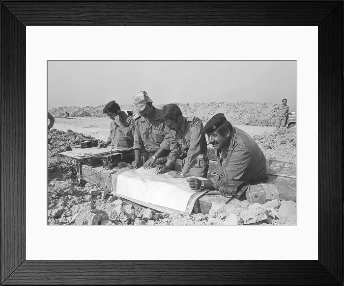 Framed Print : Iraqi Commanders Coordinate Shelling