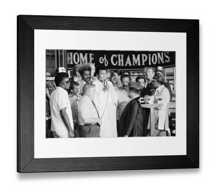 Framed Print : Muhammad Ali Speaking with Don King Framed Print : Muhammad Ali Speaking with Don King