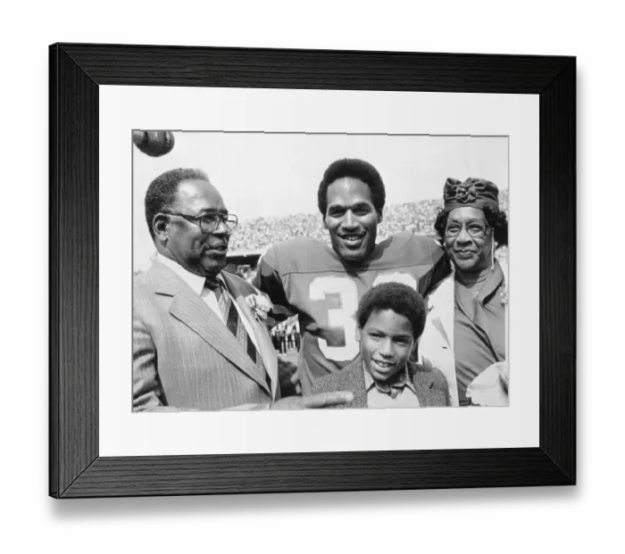 Framed Print : O.J. Simpson Pictured With Parents & Son Framed Print : O.J. Simpson Pictured With Parents & Son