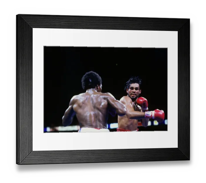 Framed Print : Roberto Duran Fighting Sugar Ray Leonard Framed Print : Roberto Duran Fighting Sugar Ray Leonard
