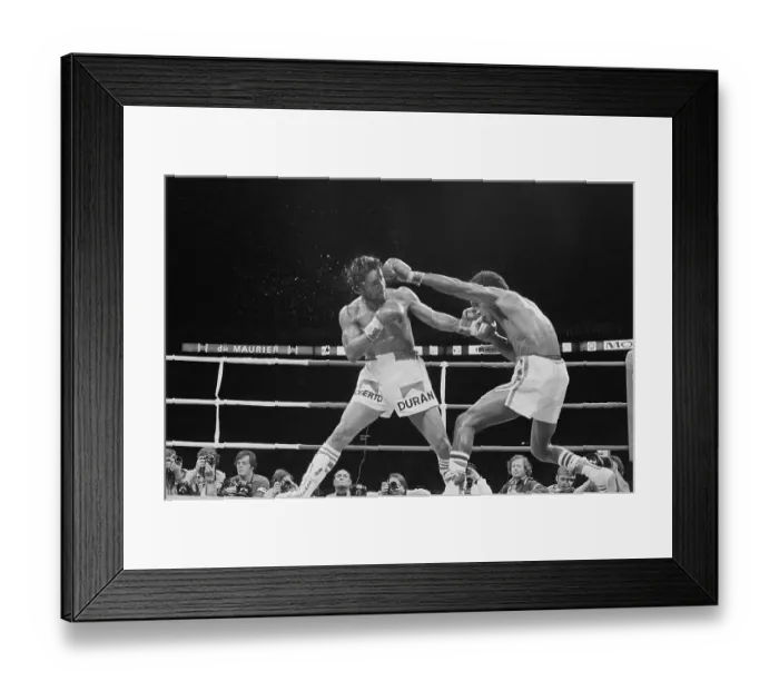 Framed Print : Ray Leonard Swings a Left at Roberto Duran Framed Print : Ray Leonard Swings a Left at Roberto Duran