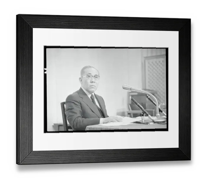 Framed Print : Japanese Prime Minister Masayoshi Ito at Microphones Framed Print : Japanese Prime Minister Masayoshi Ito at Microphones