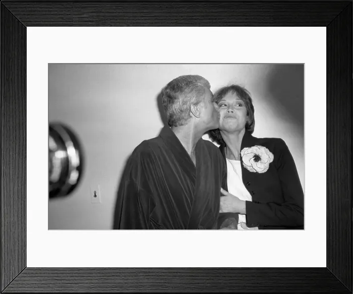 Framed Print : Mary Tyler Moore and Dick Van Dyke Framed Print : Mary Tyler Moore and Dick Van Dyke