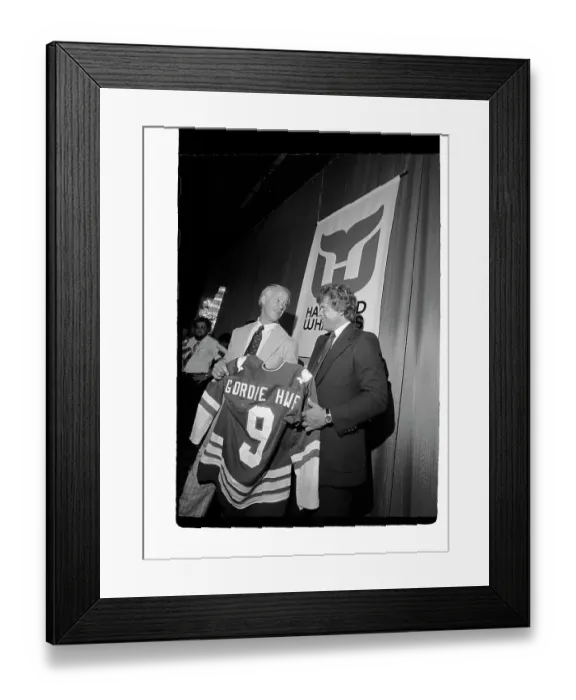 Framed Print : Gordon Howe With Manager and Jersey Framed Print : Gordon Howe With Manager and Jersey