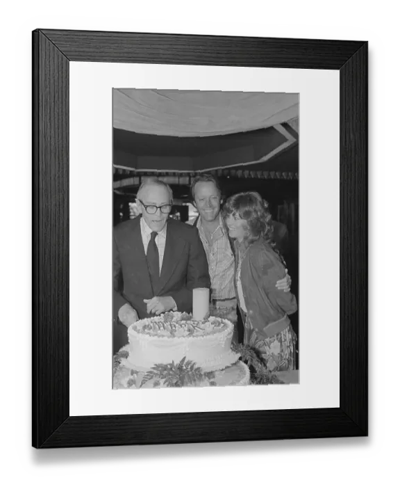 Framed Print : Henry Fonda with his Famous Children Framed Print : Henry Fonda with his Famous Children