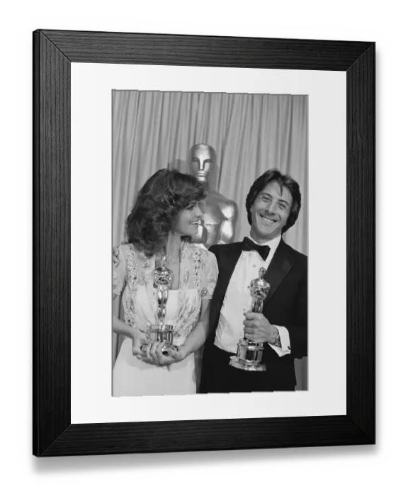 Framed Print : Sally Field and Dustin Hoffman Holding Oscars