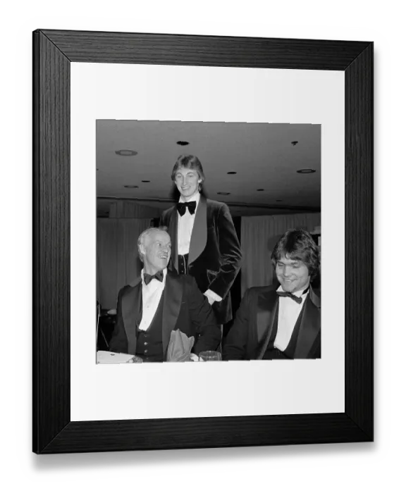Framed Print : Wayne Gretzky With Gordie Howe at All-Star Banquet Framed Print : Wayne Gretzky With Gordie Howe at All-Star Banquet