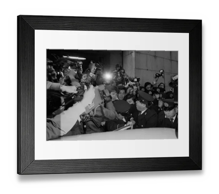 Framed Print : Paul McCartney Deported from Japan After Pot Bust Framed Print : Paul McCartney Deported from Japan After Pot Bust