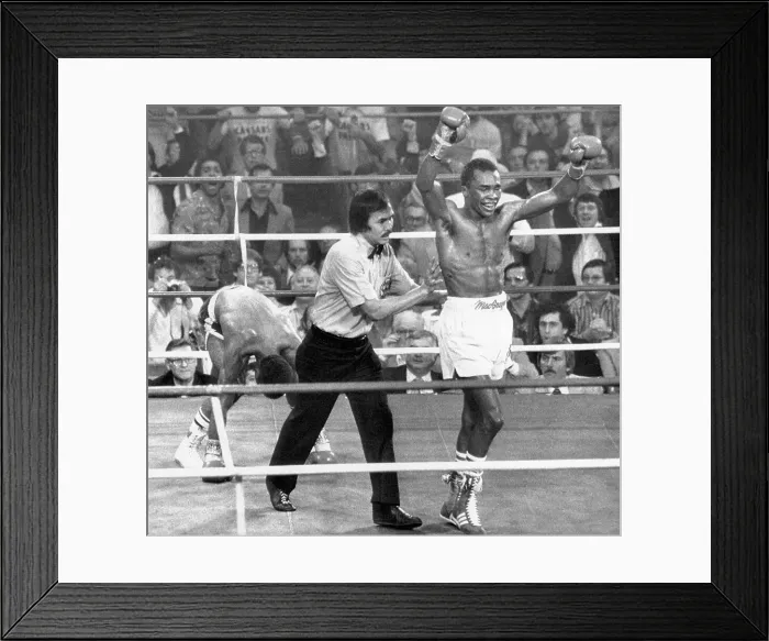 Framed Print : Sugar Ray Leonard Winning Fight Framed Print : Sugar Ray Leonard Winning Fight