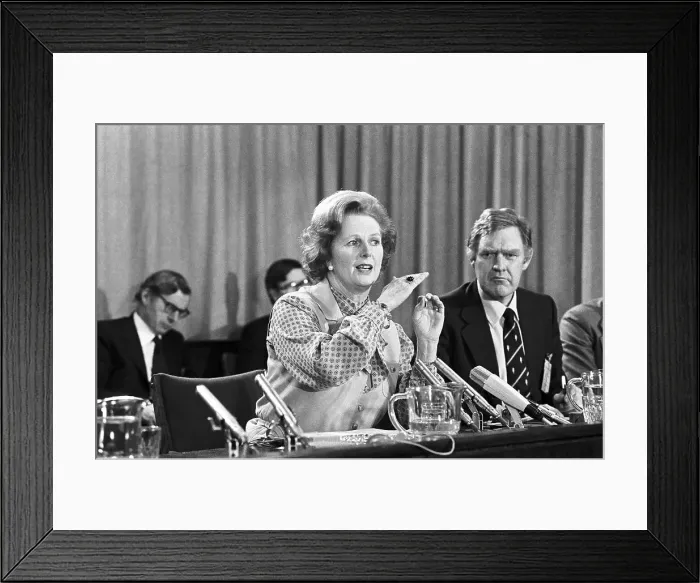 Framed Print : Margaret Thatcher and Helmut Schmidt Framed Print : Margaret Thatcher and Helmut Schmidt