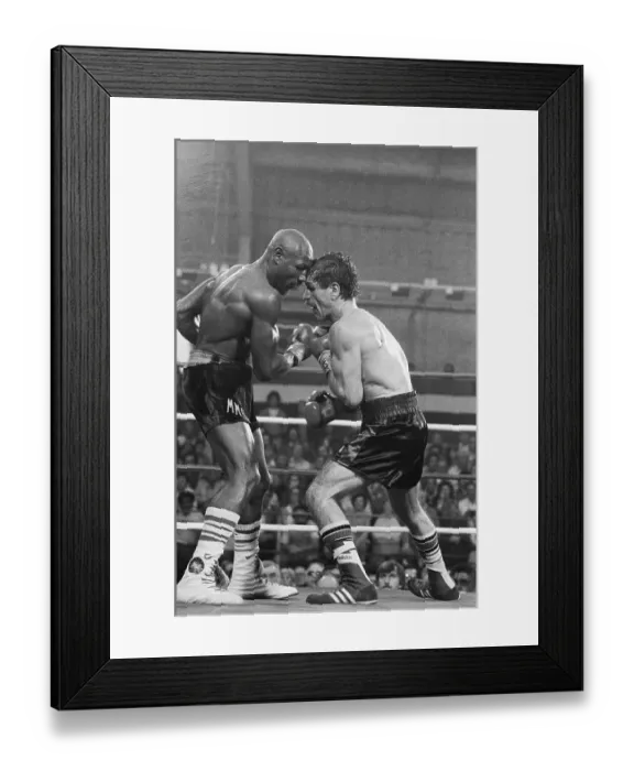 Framed Print : Marvin Hagler Punching Vito Antuofermo Framed Print : Marvin Hagler Punching Vito Antuofermo