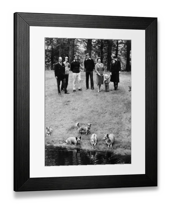Framed Print : Outdoor Portrait of British Royal Family Framed Print : Outdoor Portrait of British Royal Family