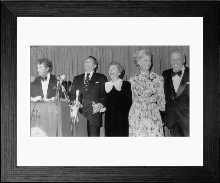 Framed Print : Ronald and Nancy Reagan Laughing with Colleagues Framed Print : Ronald and Nancy Reagan Laughing with Colleagues