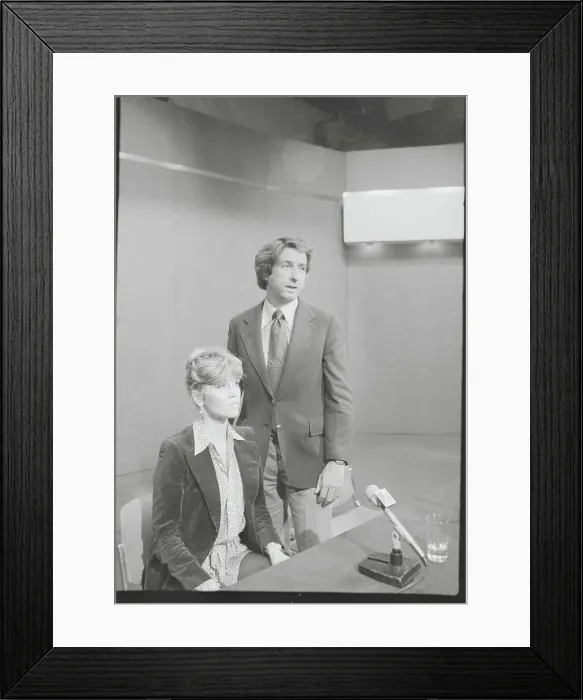 Framed Print : Jane Fonda with Husband Tom Hayden Framed Print : Jane Fonda with Husband Tom Hayden