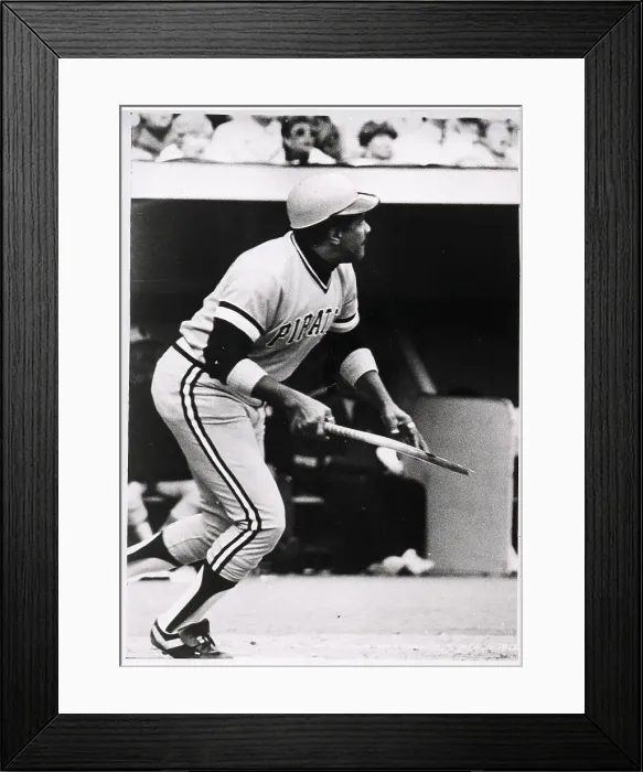 Framed Print : Willie Stargell W / Splintered Bat Framed Print : Willie Stargell W / Splintered Bat