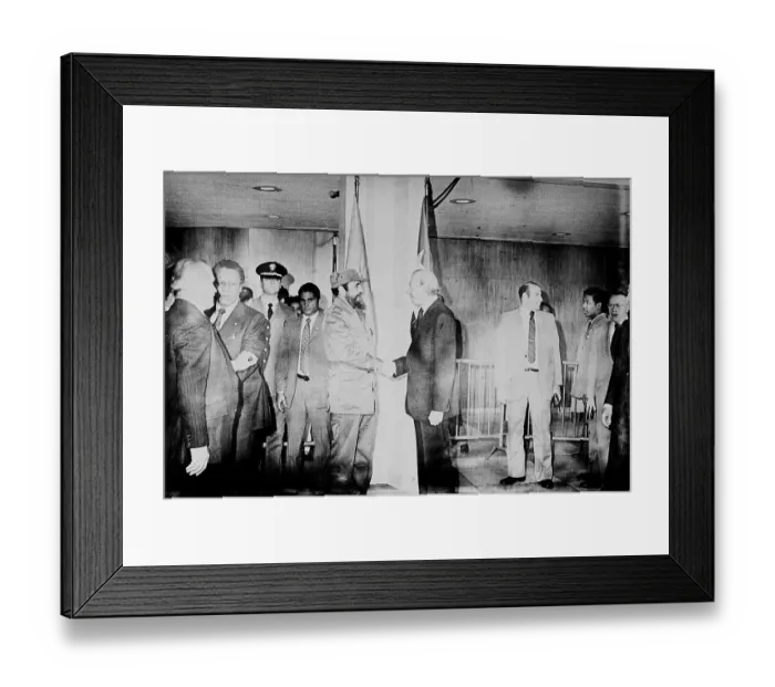 Framed Print : Fidel Castro Greeting Kurt Waldheim Framed Print : Fidel Castro Greeting Kurt Waldheim