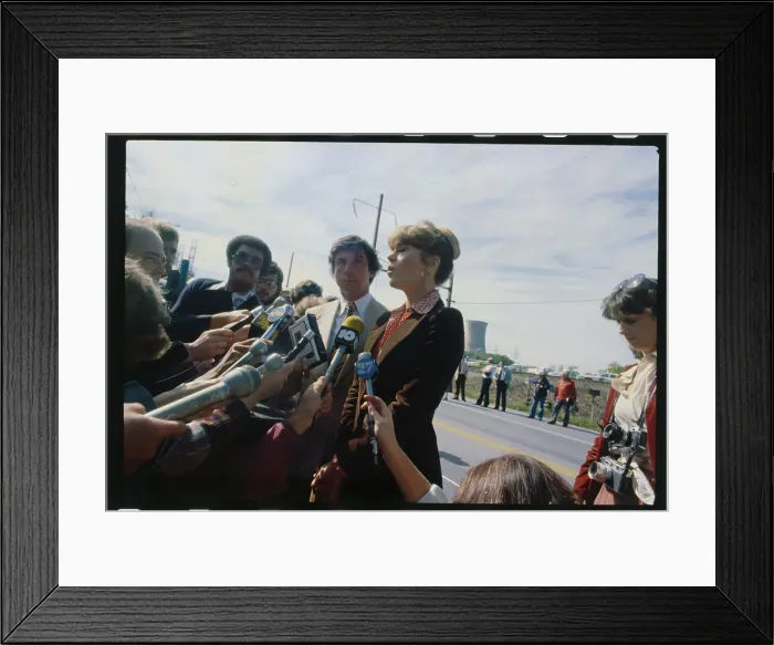 Framed Print : Tom Hayden with Jane Fonda Framed Print : Tom Hayden with Jane Fonda