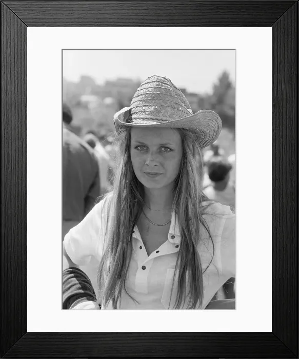 Framed Print : Twiggy Taping NBC-TV Special Framed Print : Twiggy Taping NBC-TV Special