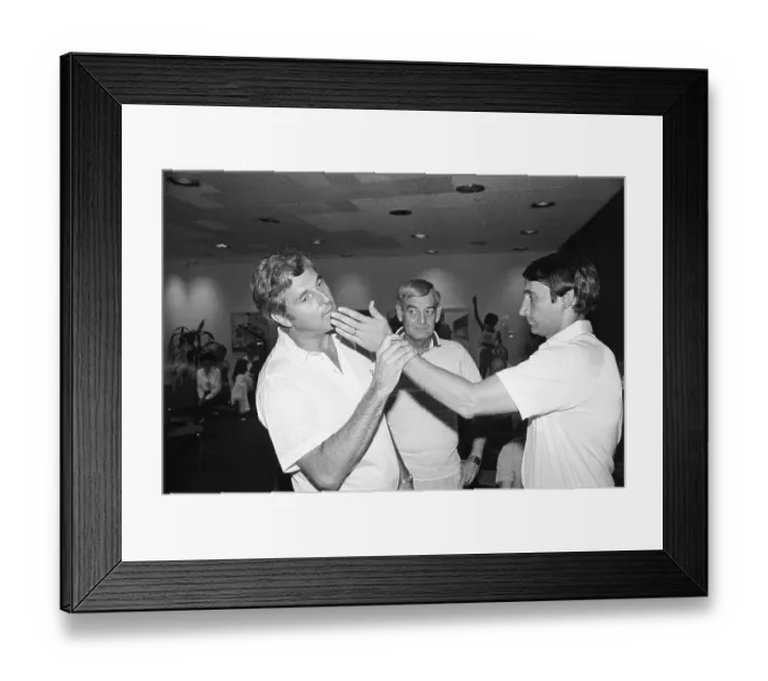 Framed Print : Bobby Knight Demonstrating Dispute Coach Framed Print : Bobby Knight Demonstrating Dispute Coach