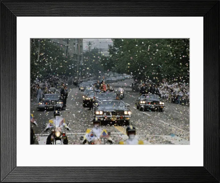 Framed Print : Jimmy Carter and Others During Motorcade Framed Print : Jimmy Carter and Others During Motorcade