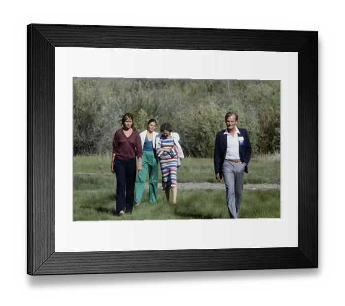 Framed Print : Margaux And Mariel Hemingway With Parents Framed Print : Margaux And Mariel Hemingway With Parents
