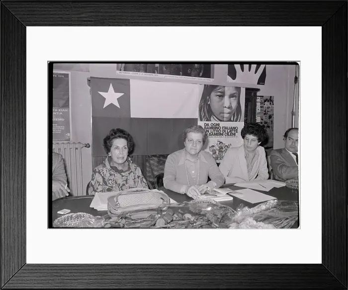 Framed Print : Isabel Allende and Mother with Giancarla Codrignani Framed Print : Isabel Allende and Mother with Giancarla Codrignani