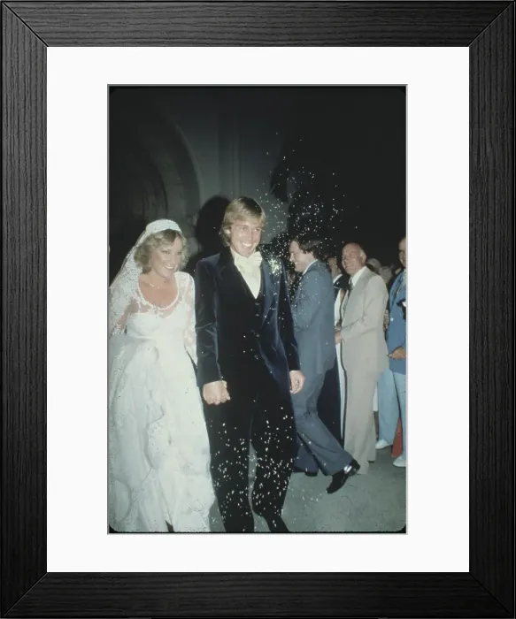 Framed Print : John Lloyd and Chris Evert Passing Through Shower of Rice Framed Print : John Lloyd and Chris Evert Passing Through Shower of Rice