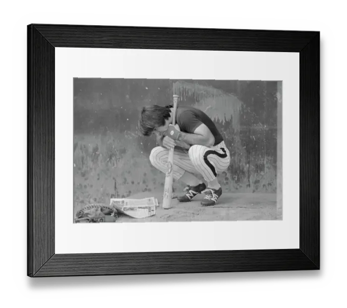 Framed Print : Pete Rose Stooping and Leaning on Baseball Bat Framed Print : Pete Rose Stooping and Leaning on Baseball Bat