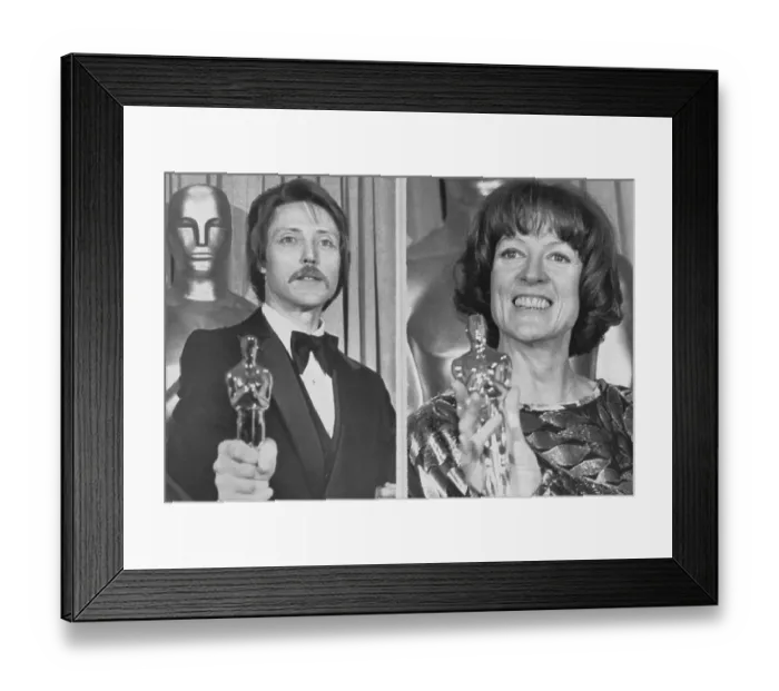 Framed Print : Christopher Walken and Maggie Smith Holding Oscars Framed Print : Christopher Walken and Maggie Smith Holding Oscars