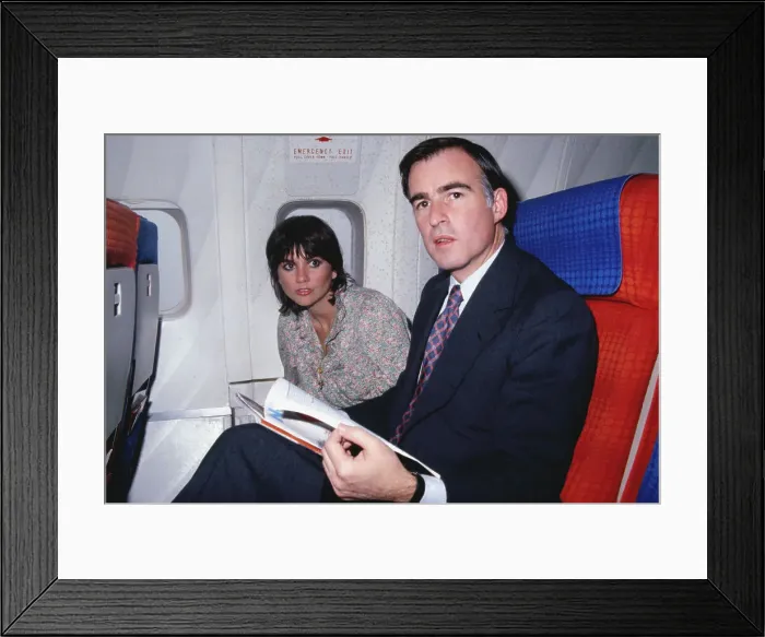 Framed Print : Edmund Brown with Linda Ronstadt Framed Print : Edmund Brown with Linda Ronstadt