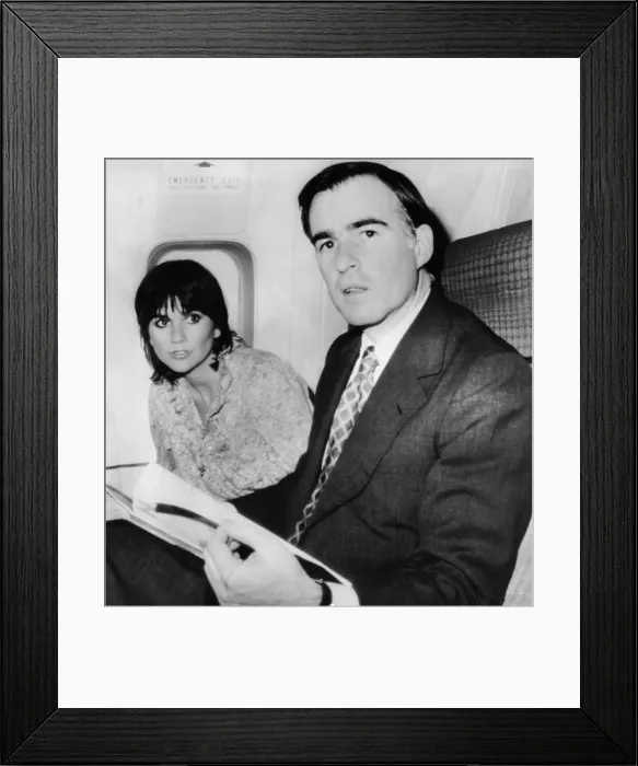 Framed Print : Linda Ronstadt And Jerry Brown Framed Print : Linda Ronstadt And Jerry Brown