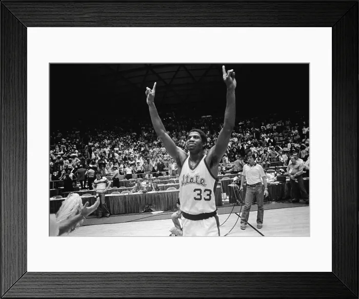 Framed Print : Magic Johnson With Hands Raised in Victory Framed Print : Magic Johnson With Hands Raised in Victory