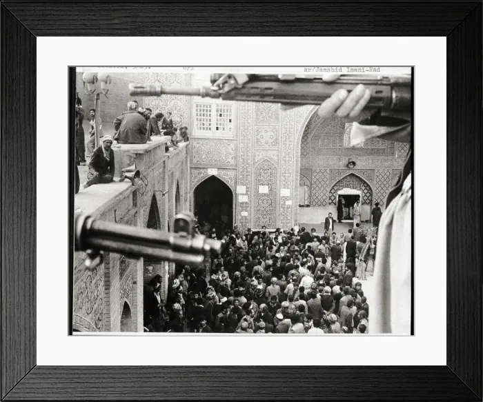 Framed Print : Gunmen Oversee Mosque Courtyard Framed Print : Gunmen Oversee Mosque Courtyard