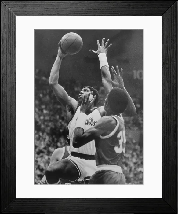 Framed Print : Earvin Johnson Getting Ready to Shoot