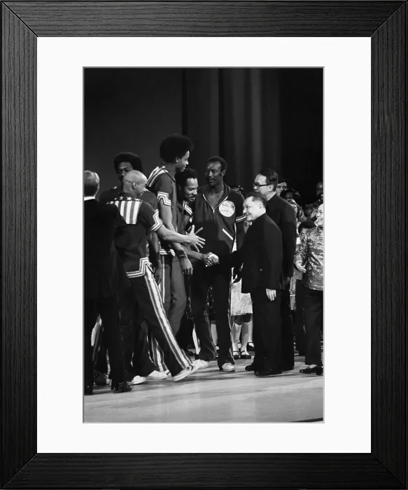Framed Print : Deng Xiaoping Meets the Harlem Globetrotters