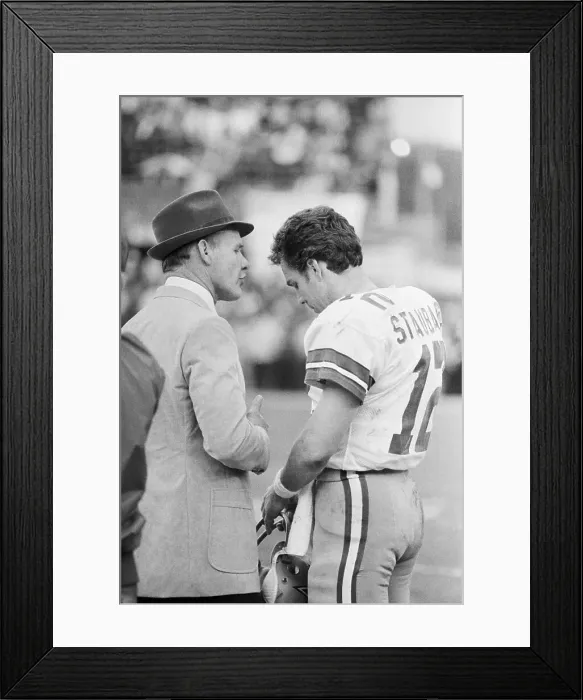 Framed Print : Tom Landry Confers With Roger Staubach Framed Print : Tom Landry Confers With Roger Staubach