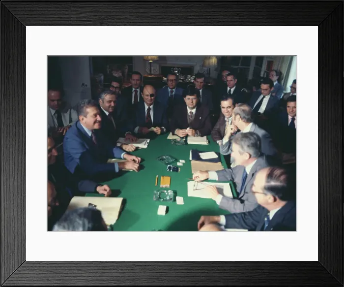 Framed Print : Middle East Talks In Washington Framed Print : Middle East Talks In Washington