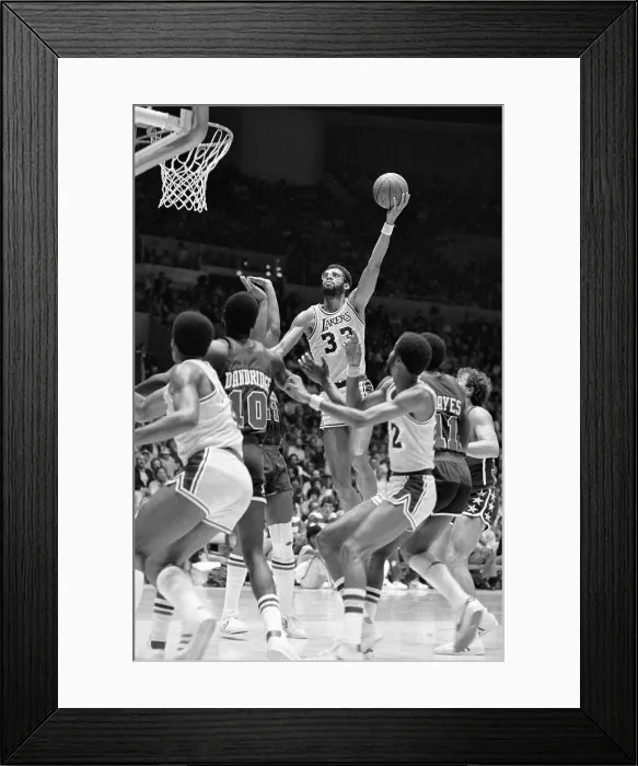 Framed Print : Kareem Abdul-Jabbar Going Up for Shot Framed Print : Kareem Abdul-Jabbar Going Up for Shot