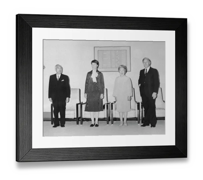 Framed Print : Helmut Schmidt and Others at Imperial Palace Framed Print : Helmut Schmidt and Others at Imperial Palace