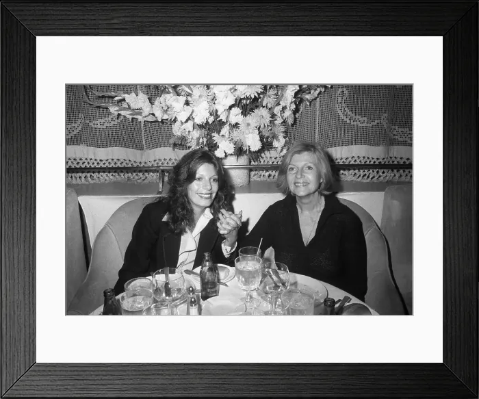 Framed Print : Rita Hayworth & Yasmin Khan Hold Hands Framed Print : Rita Hayworth & Yasmin Khan Hold Hands