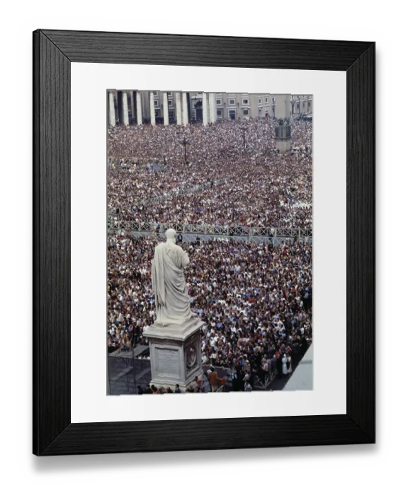 Framed Print : Crowd In Vatican City Framed Print : Crowd In Vatican City