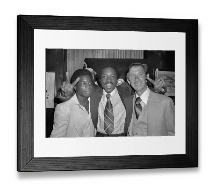 Framed Print : Levar Burton with Subjects of Controversial Ron LeFlore TV Movie Framed Print : Levar Burton with Subjects of Controversial Ron LeFlore TV Movie