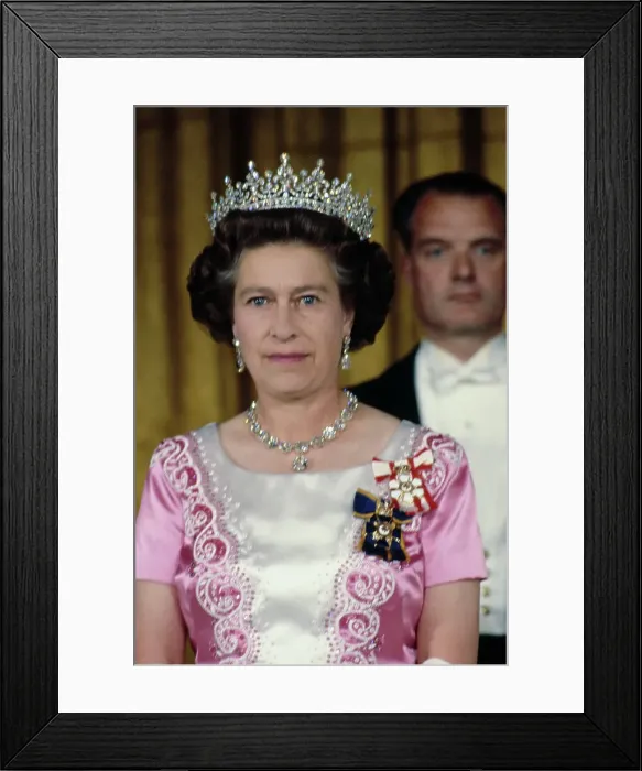 Framed Print : Queen Elizabeth II Framed Print : Queen Elizabeth II