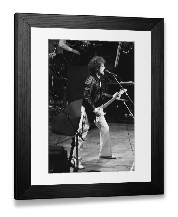 Framed Print : Portrait of Bob Dylan Performing in Concert Framed Print : Portrait of Bob Dylan Performing in Concert