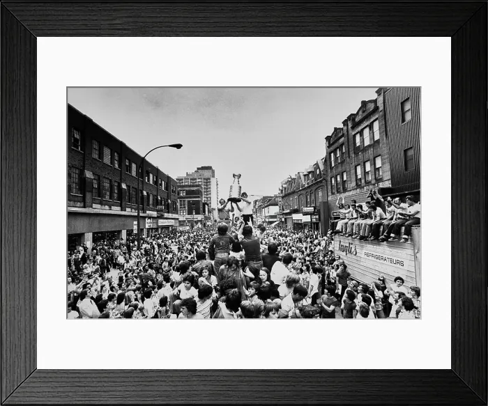 Framed Print : Montreal Canadiens Parading With Stanley Cup Framed Print : Montreal Canadiens Parading With Stanley Cup