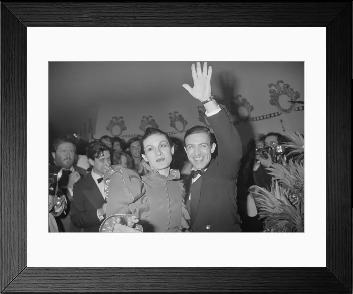 Framed Print : Paloma Picasso and Husband Waving Framed Print : Paloma Picasso and Husband Waving