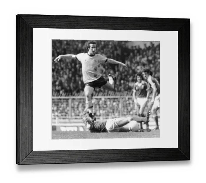 Framed Print : Liam Brady at the FA Cup Final Framed Print : Liam Brady at the FA Cup Final