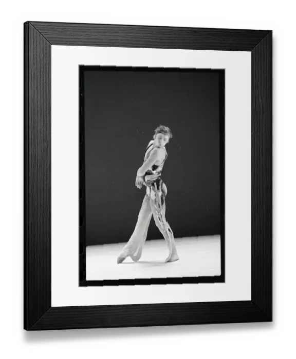 Framed Print : Profile of Mikhail Baryshnikov in Dance Position Framed Print : Profile of Mikhail Baryshnikov in Dance Position